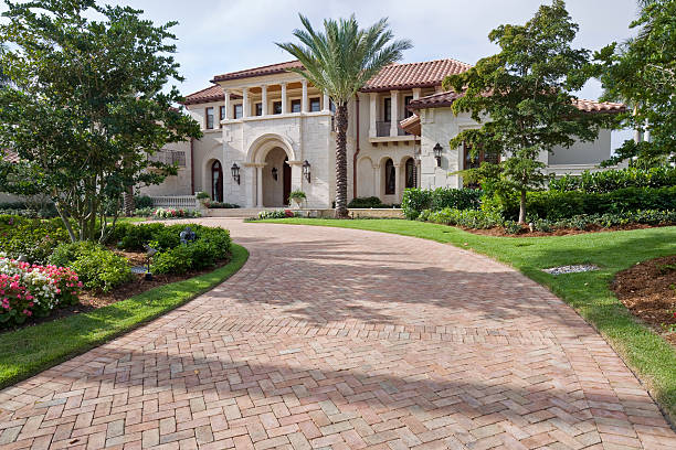 Best Driveway Paving Contractor  in Fincastle, TN